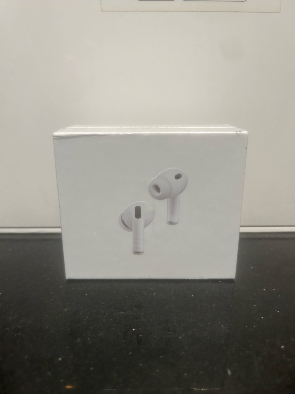 True Wireless Earbuds in White - Lightweight In-Ear Headphones